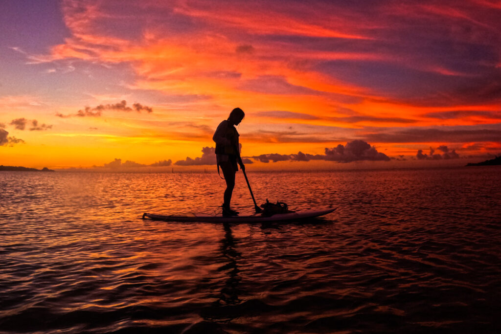 初心者が30分で立てる！SUP(サップ)の乗り方・7ステップ